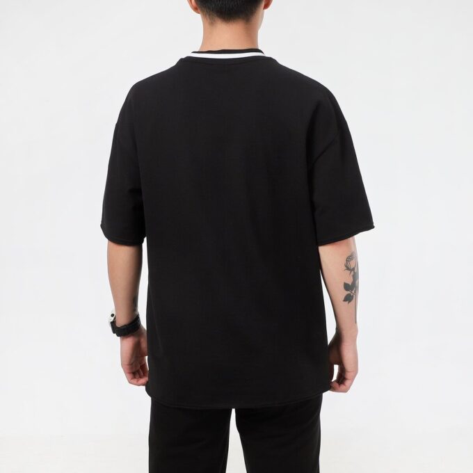 Enfärgad herr-T-shirt med rund hals ”Svart”
