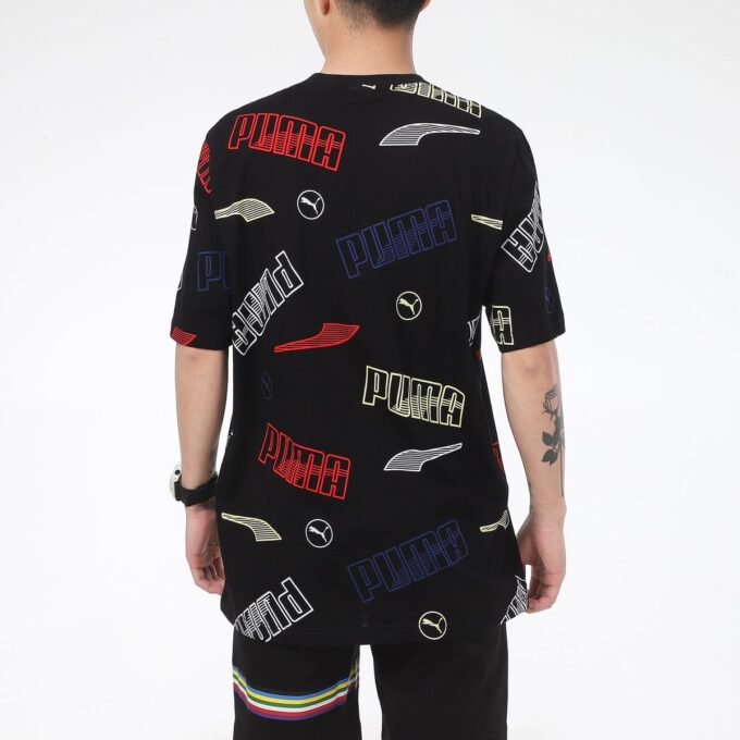 Enfärgad t-shirt med normal passform ”Svart”