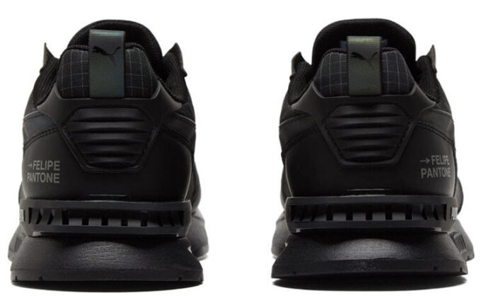 Felipe Pantone x Mirage Mox Tech ”Iridescent Black”