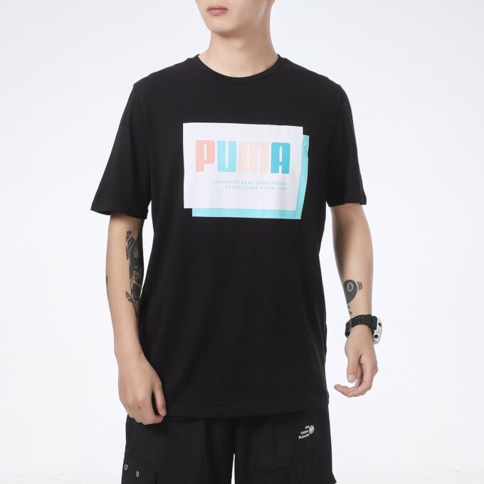 Grafiskt tryckt t-shirt med normal passform ”Svart”