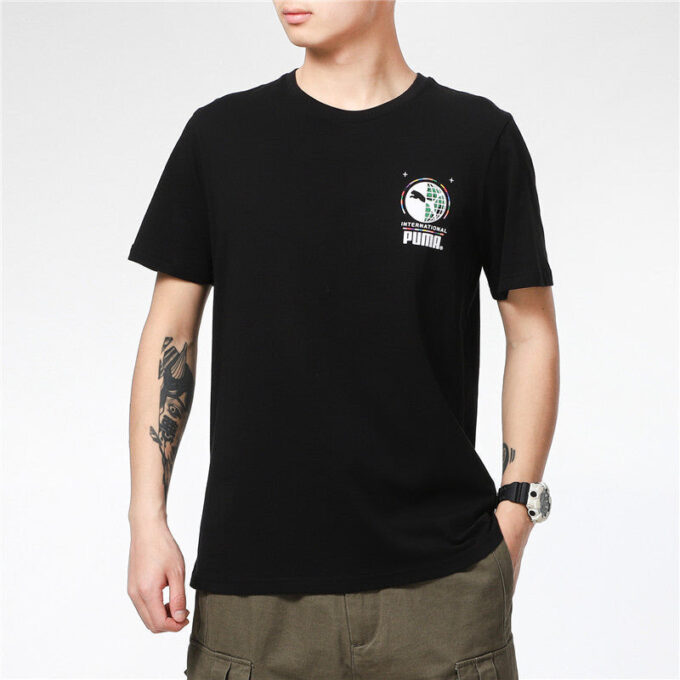 Kortärmad t-shirt med graffitimotiv och fototryck ”Svartblåröd”