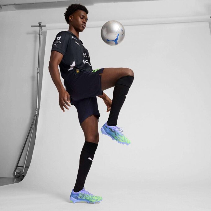 PUMA x CHRISTIAN PULISIC ULTRA 5 ULTIMATE Chasing the Dream Fotbollsskor för fast mark för män PUMA x CHRISTIAN PULISIC ULTRA 5 ULTIMATE Chasing the Dream Fotbollsskor för fast mark för män