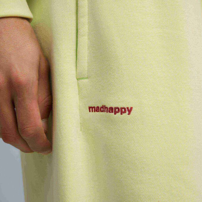 PUMA x MADHAPPY Fleece Träningsbyxor med raka ben PUMA x MADHAPPY Fleece Träningsbyxor med raka ben