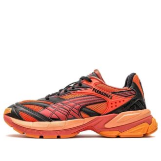 PUMA x PLEASURES Velophasis LAYERS ”Cayennepeppar Astro Röd”
