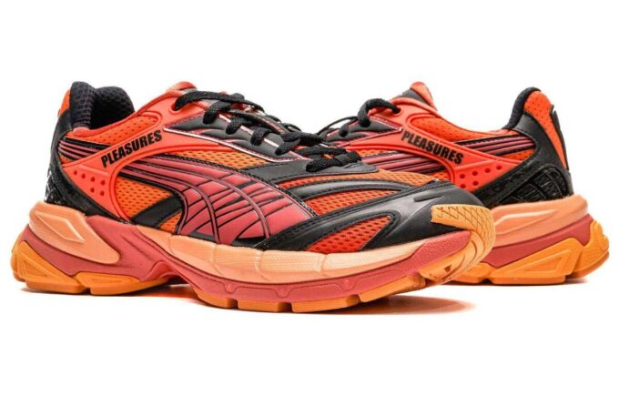 PUMA x PLEASURES Velophasis LAYERS ”Cayennepeppar Astro Röd”