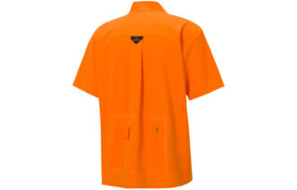 PUMA x Pronounce Graphic V-ringad kortärmad t-shirt ”Orange Black”