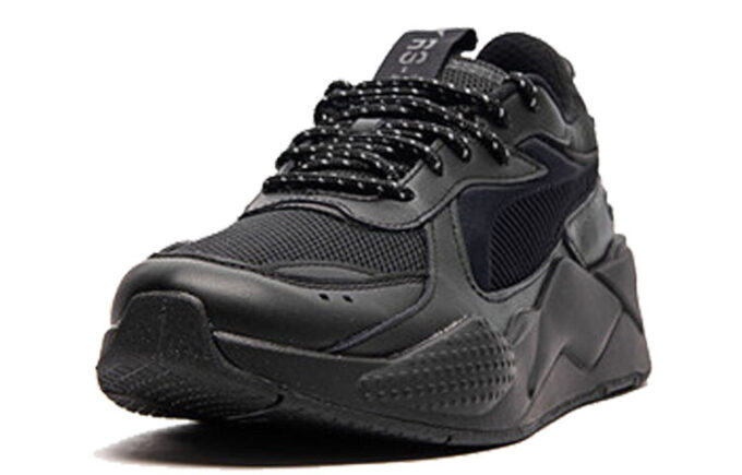 RS-X Core ”Trippel svart”