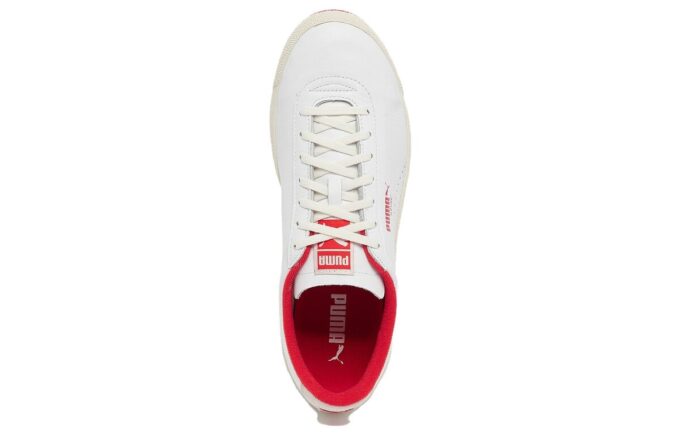 Stjärnjordgubbar och gräddvita sneakers ”Vitröd”
