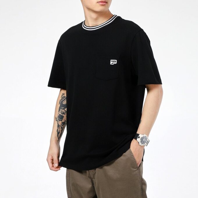 T-shirt med ficka i svart och vit