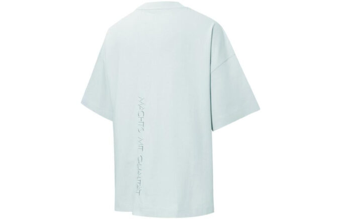 T-shirt med logotypficka ”Ljusblå”