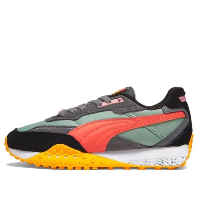 (WMNS) Blacktop Rider ”Varumärkeskärlek”