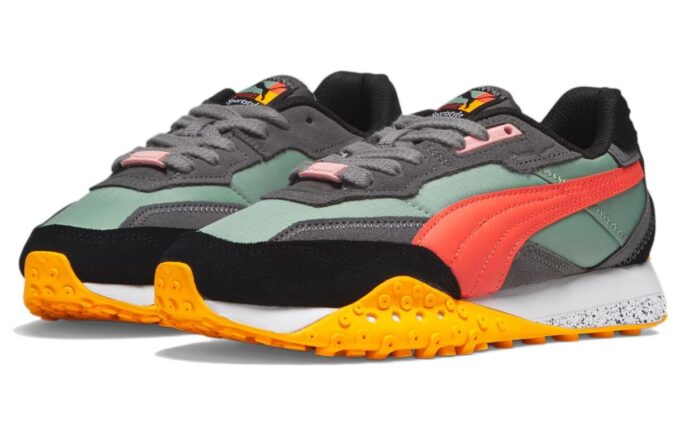 (WMNS) Blacktop Rider ”Varumärkeskärlek”