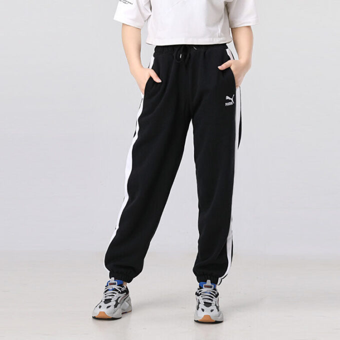 (WMNS) Classics Relaxed Joggers Logo Print Sportsbyxor Svarta