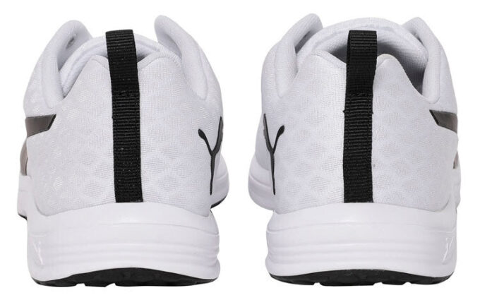 (WMNS) Evader Xt V2 ”Lättviktsstuds Vit”