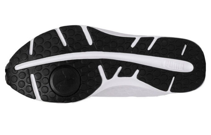 (WMNS) Evader Xt V2 ”Lättviktsstuds Vit”