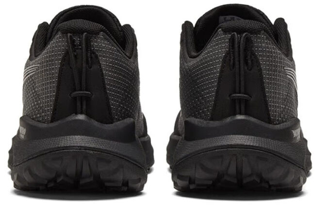 (WMNS) Fast-Trac Nitro ”Svart Metallic Silver”