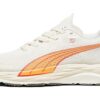 (WMNS) First Mile x Velocity Nitro 2 ”Varmvit, ljus melon”
