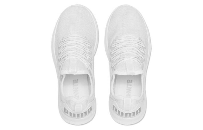 (WMNS) Flash Ignite Evoknit En Pointe Låga Sneakers Vita