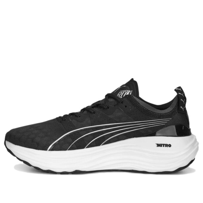 (WMNS) ForeverRun Nitro ”Svartvit”