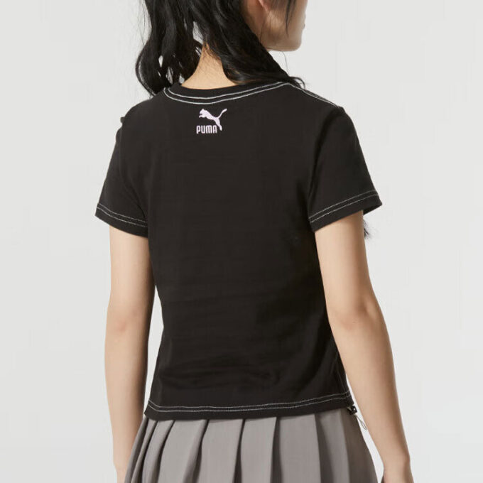 (WMNS) Grafisk Kort Topp ”Svart”