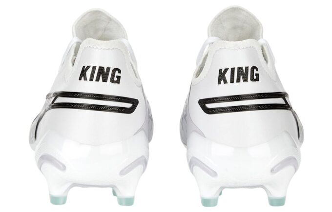 (WMNS) King Ultimate FG AG ”Brilliance”