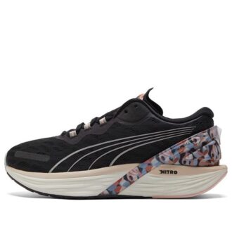 (WMNS) Maggie Stephenson x Run XX Nitro-konstverket ”Black Arctic Ice”