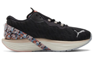 (WMNS) Maggie Stephenson x Run XX Nitro-konstverket ”Black Arctic Ice”