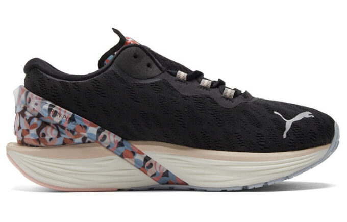 (WMNS) Maggie Stephenson x Run XX Nitro-konstverket ”Black Arctic Ice”