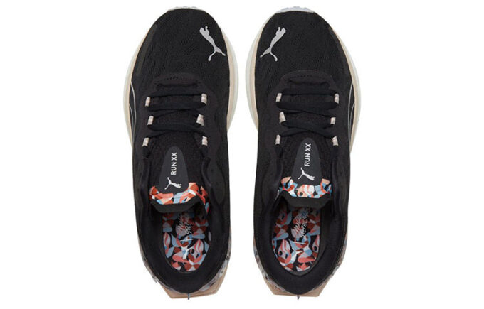 (WMNS) Maggie Stephenson x Run XX Nitro-konstverket ”Black Arctic Ice”