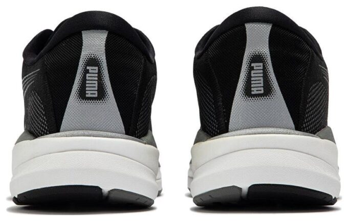 (WMNS) Magnify Nitro Knit ”Svart Vit”