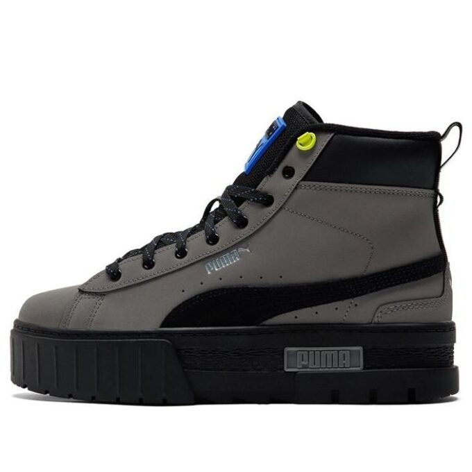 (WMNS) Mayze Mid Wtr Sneakers Svarta