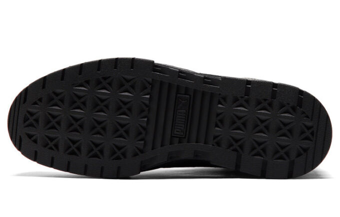 (WMNS) Mayze Mid Wtr Sneakers Svarta