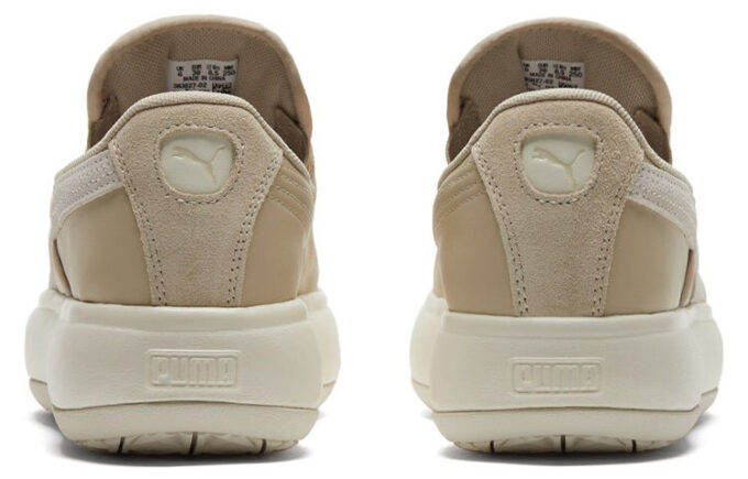 (WMNS) Mocka Mayu Slip-on Sneakers Elfenbensvit