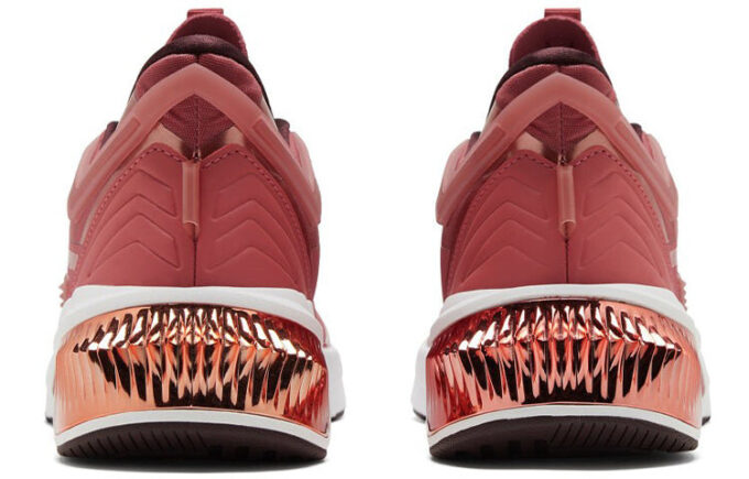 (WMNS) Provoke Xt Ftr Moto Rose Låga Löparskor Röda