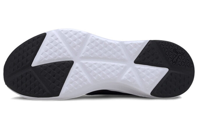 (WMNS) Prowl Slip-On ”Svartvit”