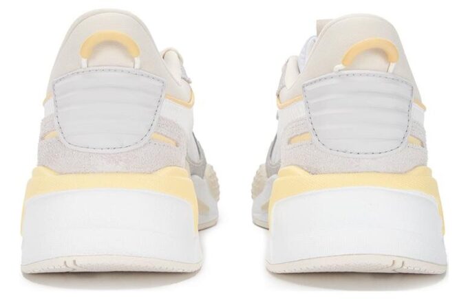 (WMNS) RS-X ”Thrifted – Vit fjädergrå”
