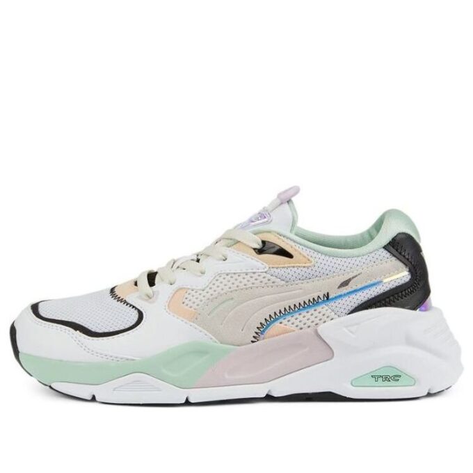 (WMNS) TRC Mira Dimensions ”Vit Nimbusmoln”
