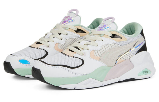 (WMNS) TRC Mira Dimensions ”Vit Nimbusmoln”