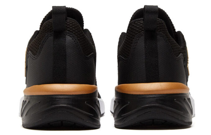 (WMNS) Utbrott ”Black Team Gold”