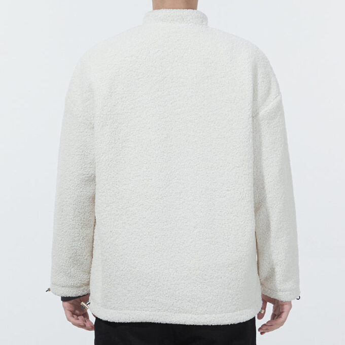 Yott Stand Collar-logotypjacka med begränsad CNY-märkning, vit